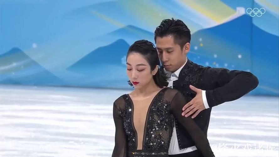 “四大洲赛‘葱桶组合’短节目夺冠 韩聪曝隋文静伤病坚持参赛” “四大洲赛‘葱桶组合’短节目夺冠 韩聪曝隋文静伤病坚持参赛”